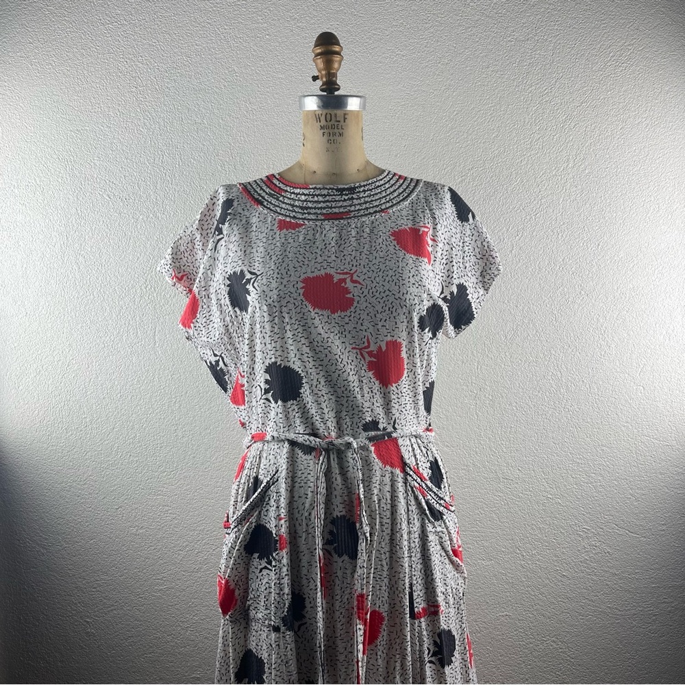 Vintage l 40s M Swirl Novelty Squiggle Floral Faggoted Neckline Wrap House Dress